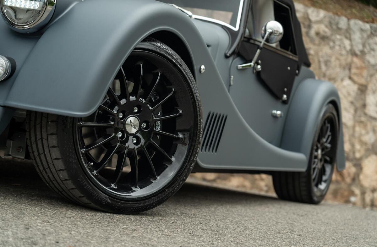 MORGAN Plus Six 3.0