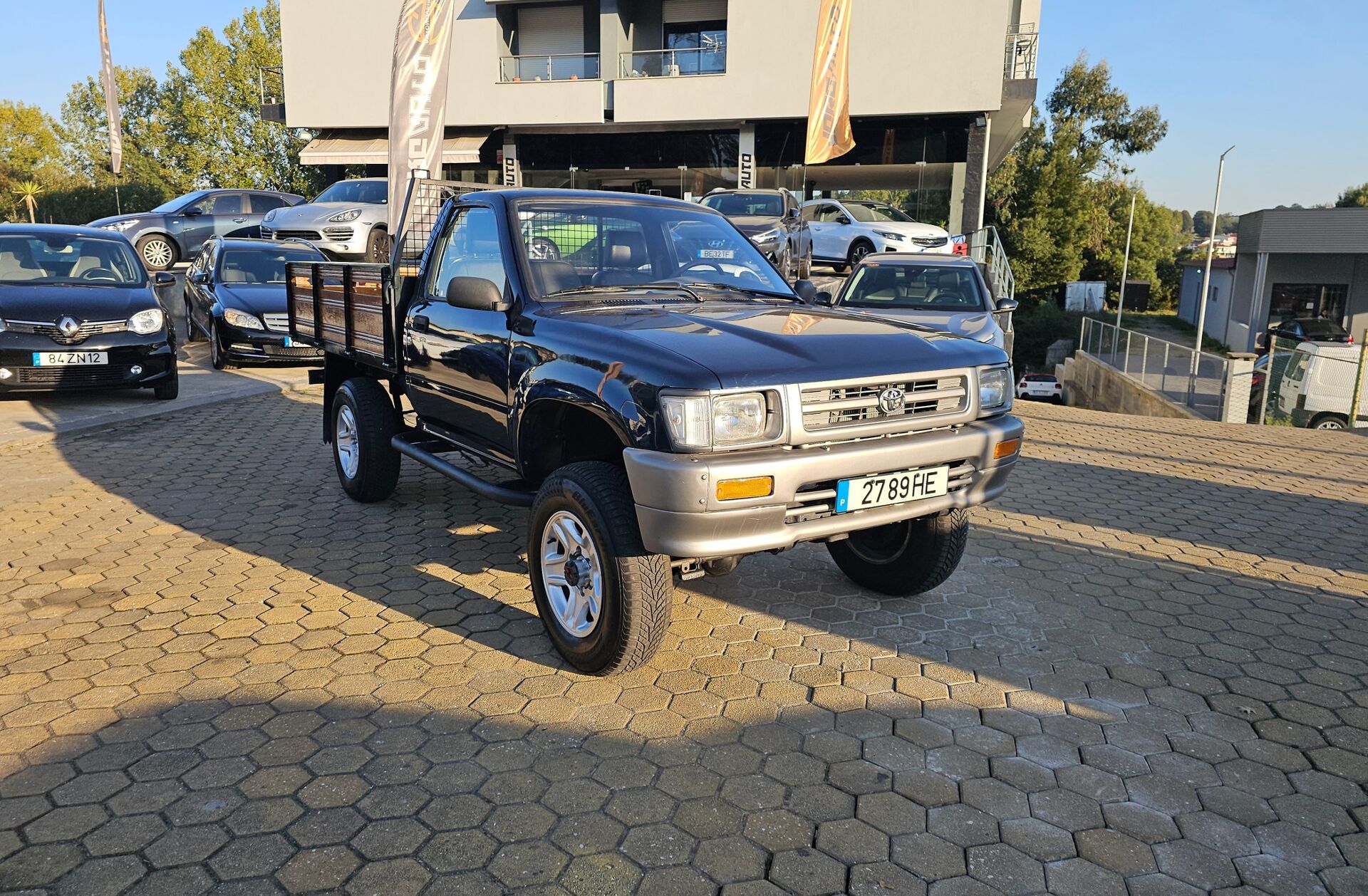 TOYOTA Hilux 2.4 D LN105L
