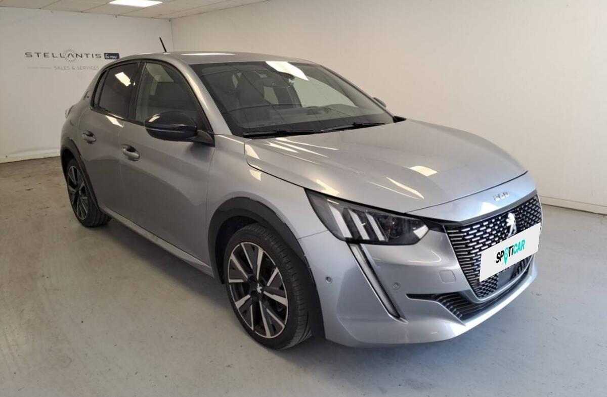 PEUGEOT 208 1.2 PureTech GT