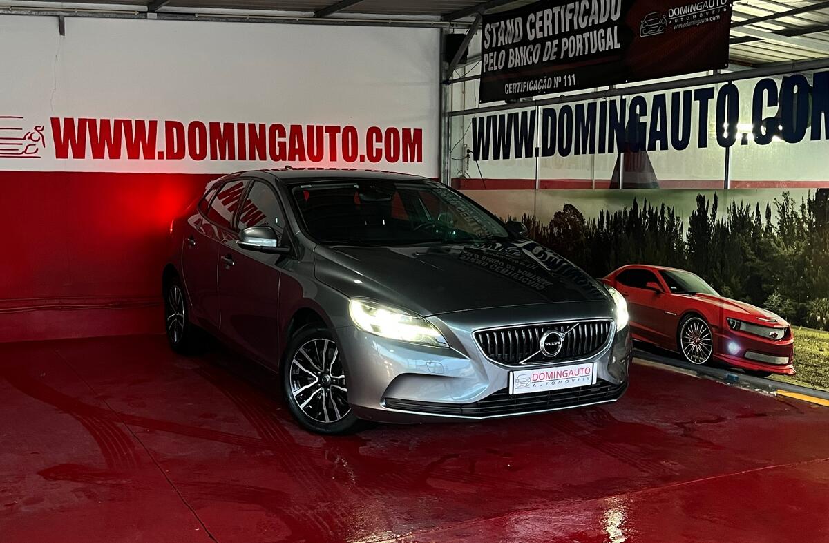 VOLVO V40 2.0 D3 Momentum