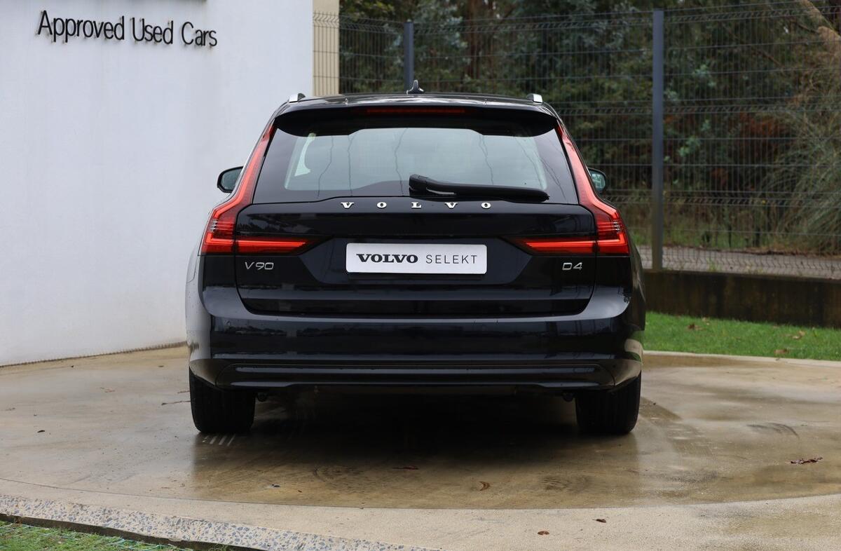 VOLVO V90 2.0 D4 Momentum Plus Geartronic