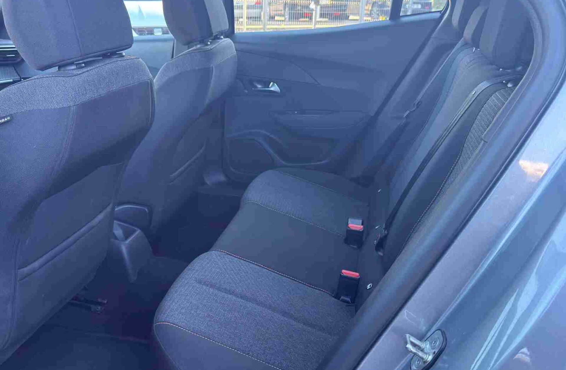 PEUGEOT 2008 1.2 PureTech Style