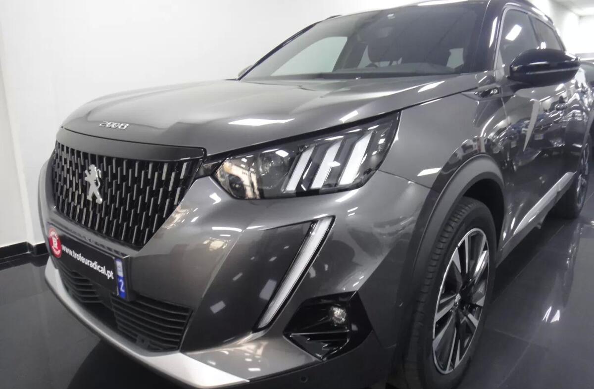 PEUGEOT 2008 1.2 PureTech GT EAT8