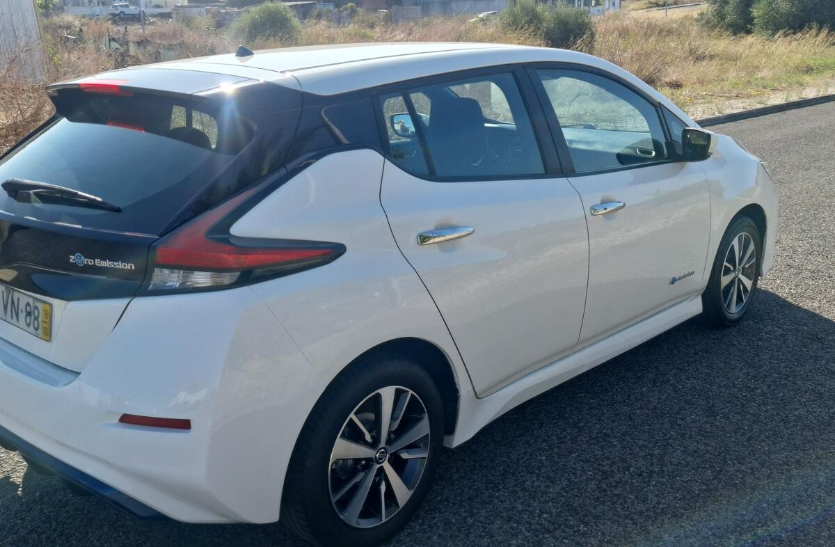 NISSAN Leaf N-Connecta