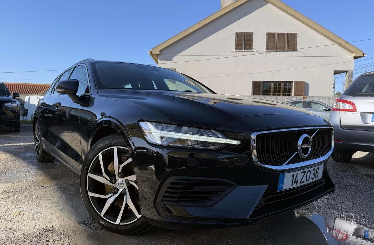 VOLVO V60 2.0 T8 AWD TE Momentum Plus