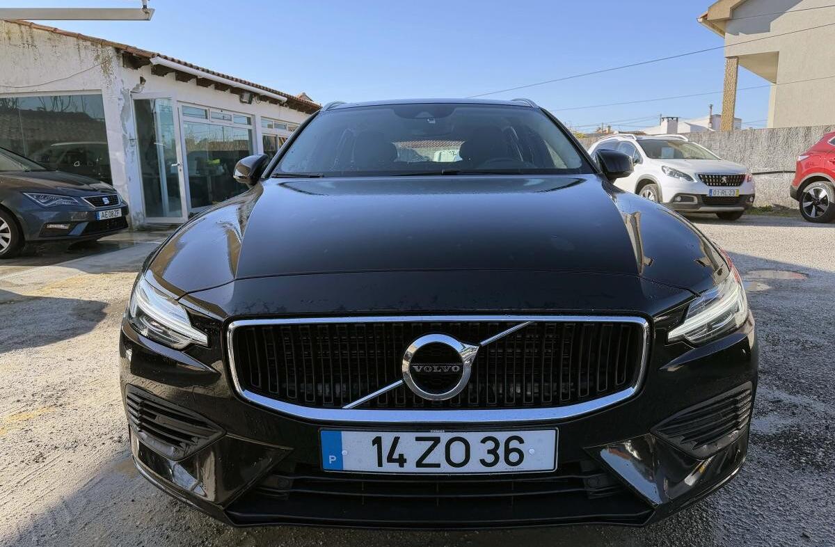 VOLVO V60 2.0 T8 AWD TE Momentum Plus