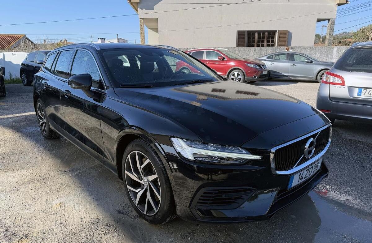 VOLVO V60 2.0 T8 AWD TE Momentum Plus