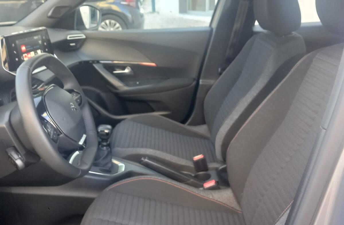 PEUGEOT 2008 1.2 PureTech Active Pack