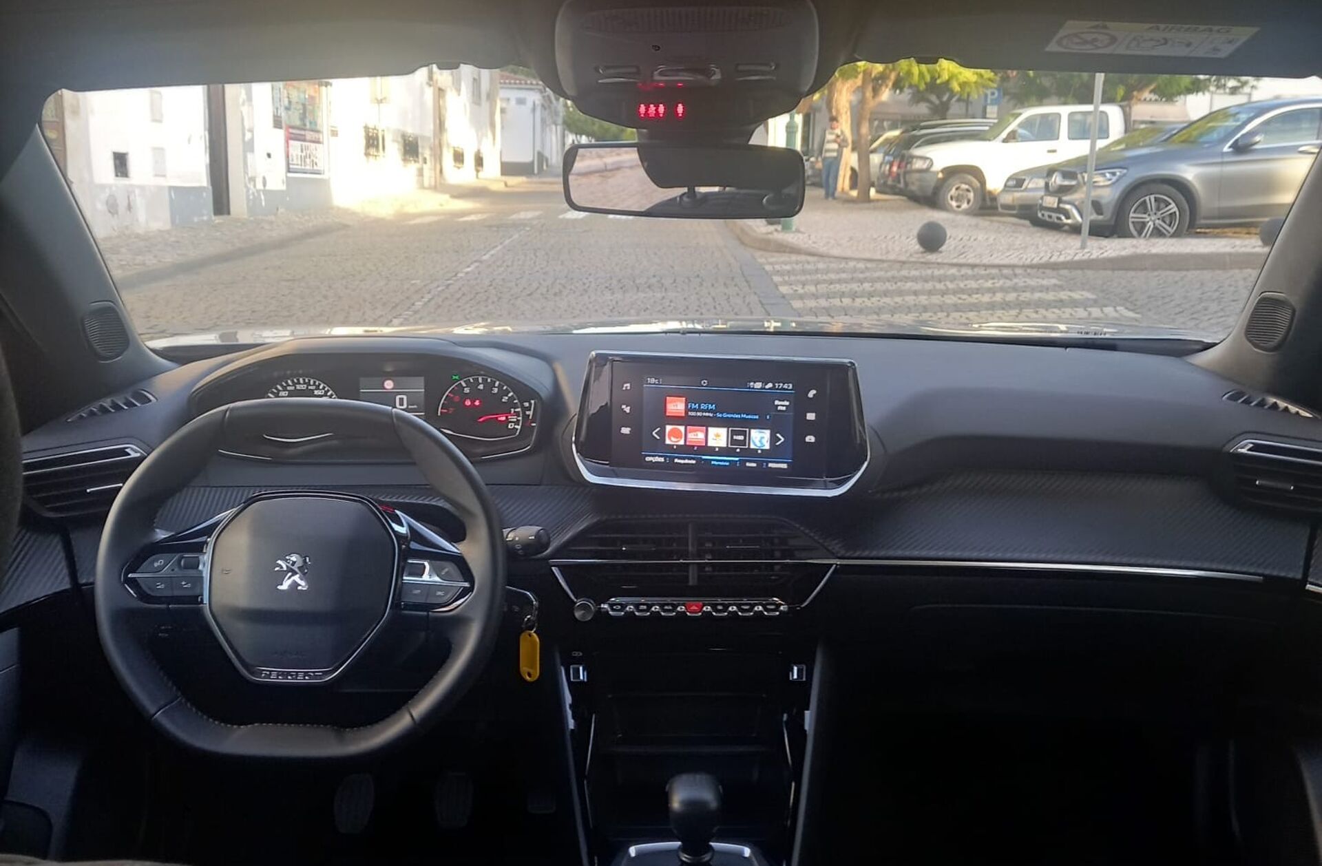 PEUGEOT 2008 1.2 PureTech Active Pack