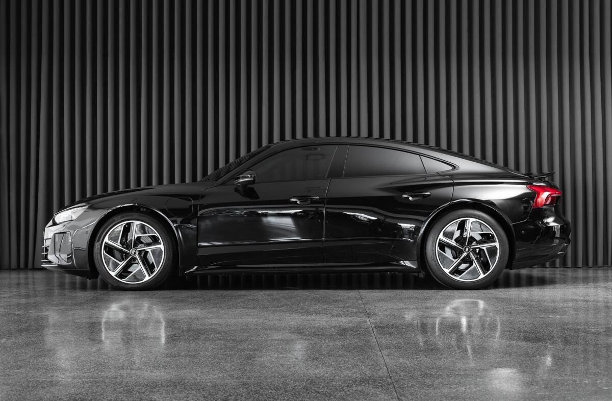 AUDI e-tron GT quattro