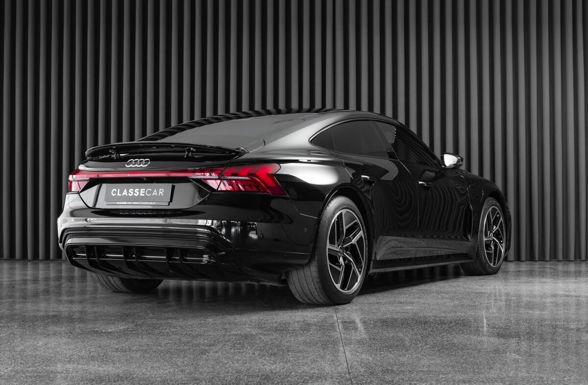 AUDI e-tron GT quattro