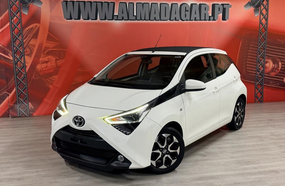 TOYOTA Aygo 1.0 X-Play+X-Touch