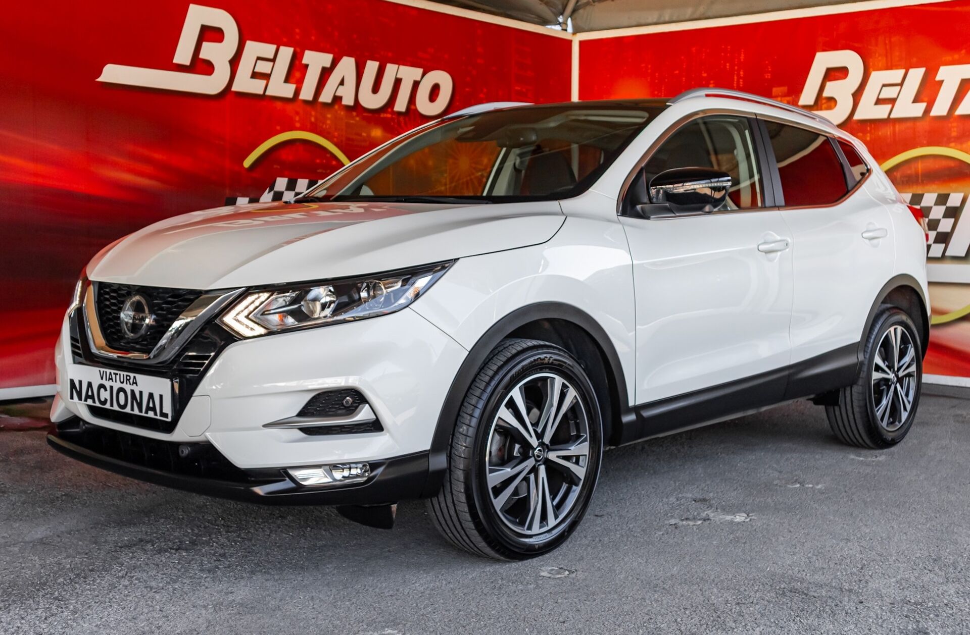 NISSAN Qashqai 1.3 DIG-T N-Connecta J18