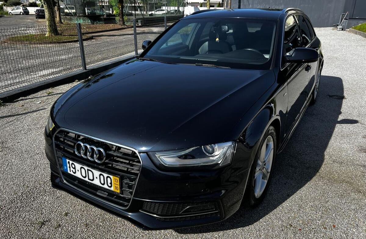 AUDI A4 2.0 TDi Business Line S-line