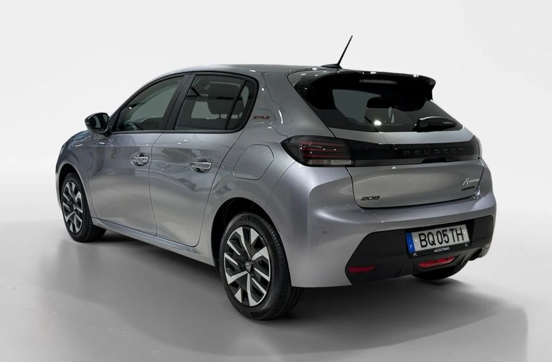 PEUGEOT 208 1.2 Hybrid Style e-DCS6