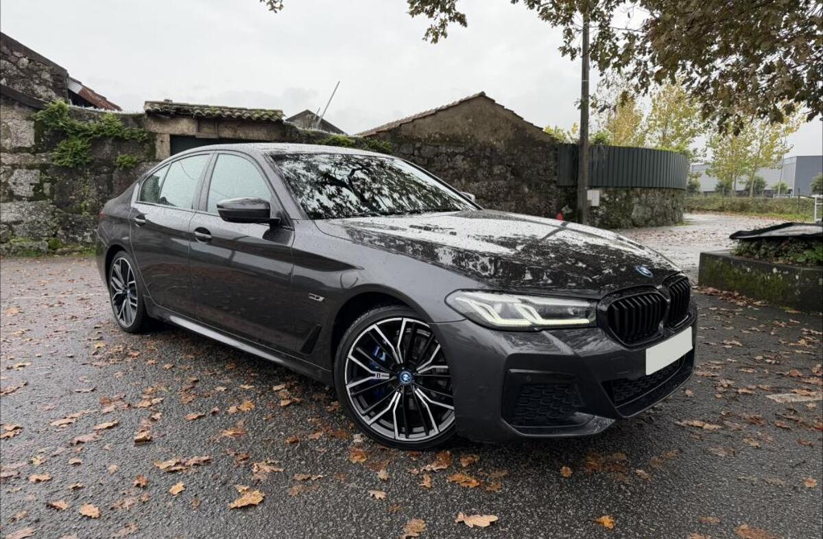 BMW Serie-5 530 e Pack Desportivo M