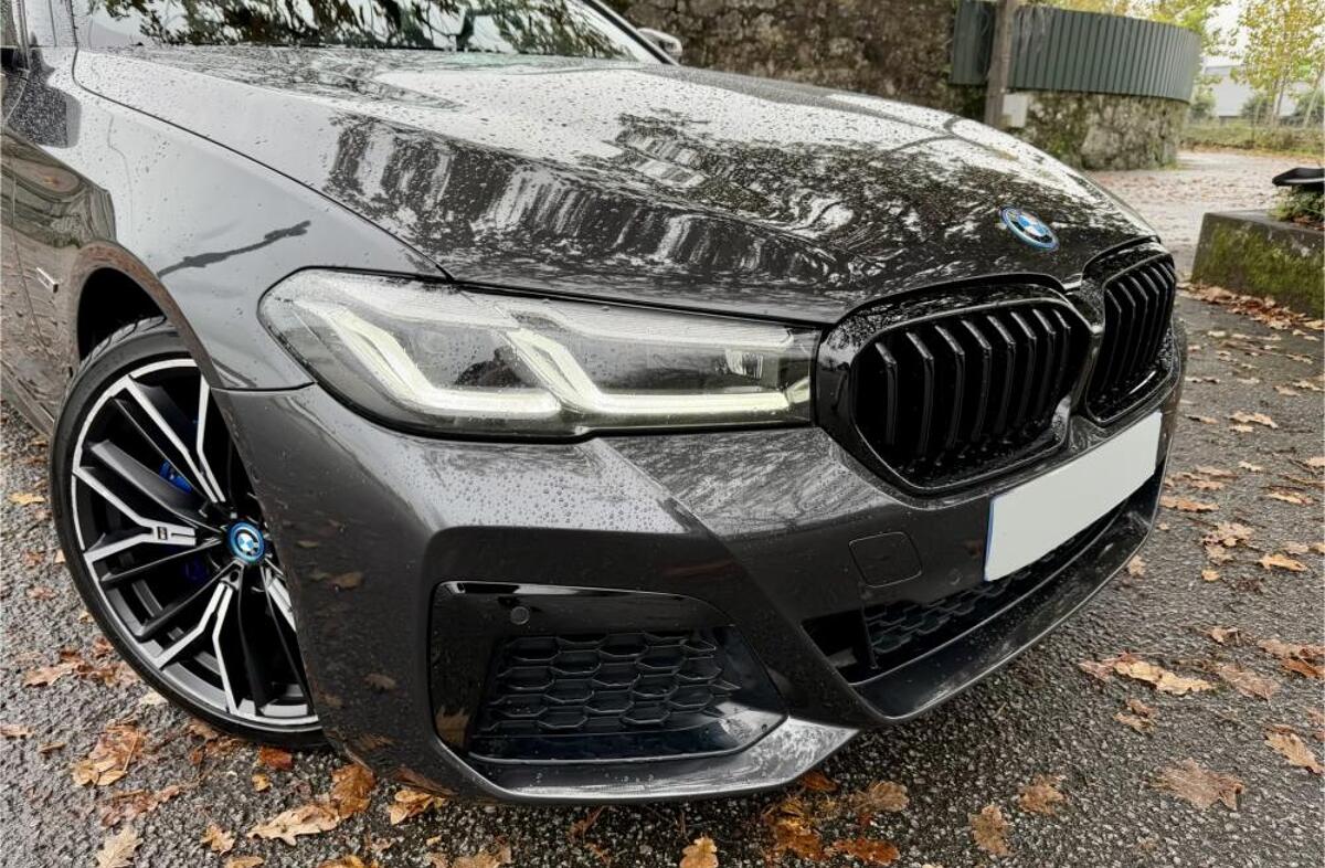 BMW Serie-5 530 e Pack Desportivo M