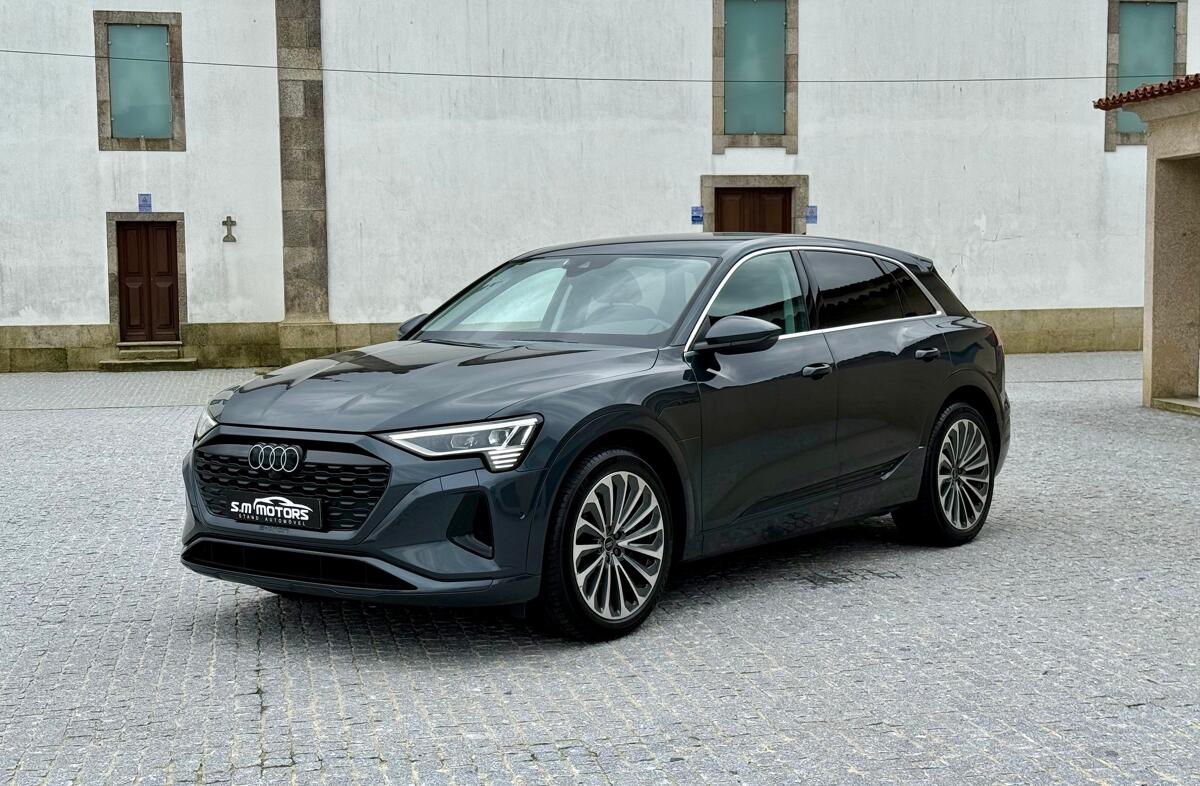 AUDI Q8 55 quattro Advanced