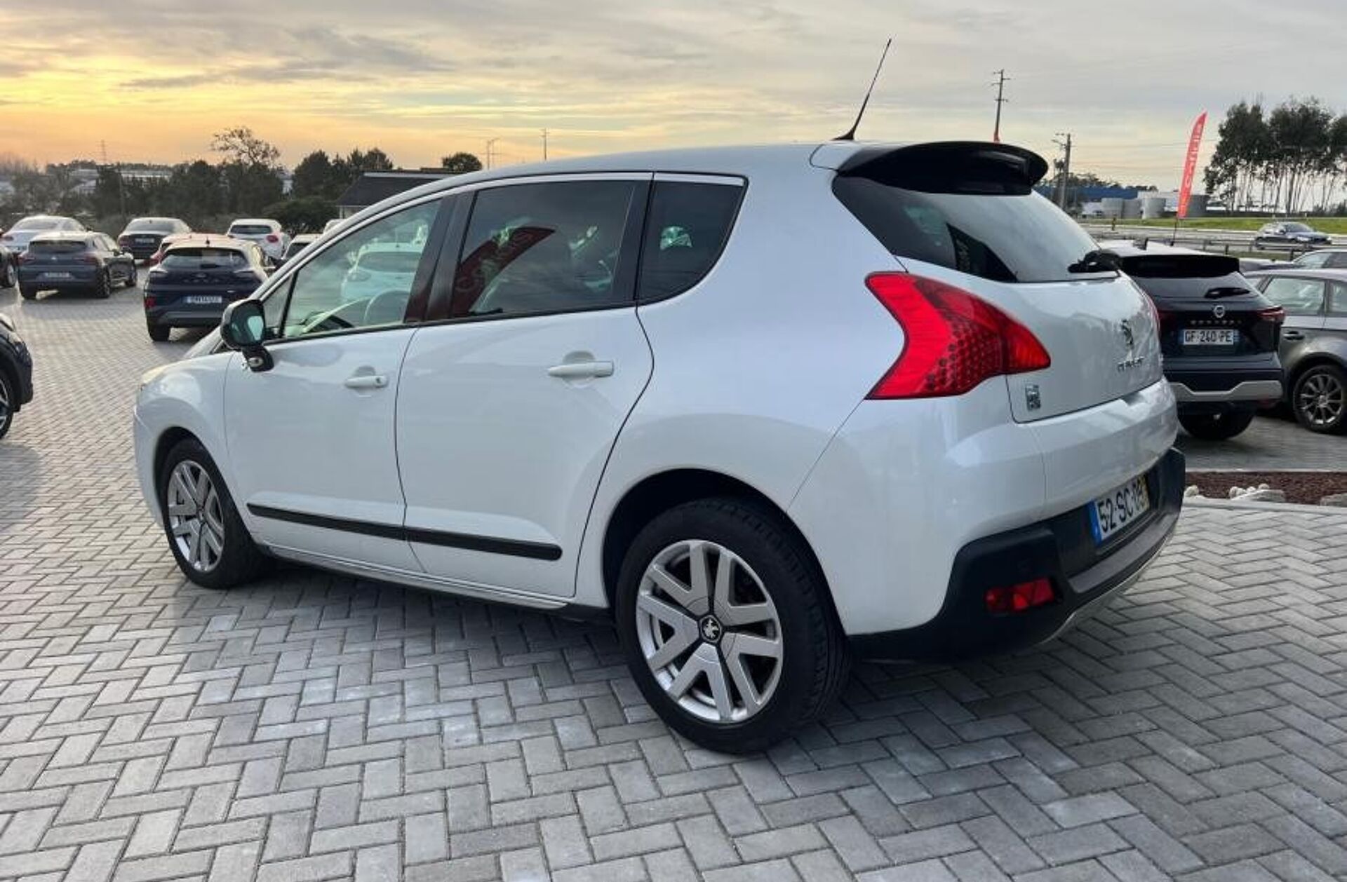 PEUGEOT 3008 2.0 HDi Hybrid4