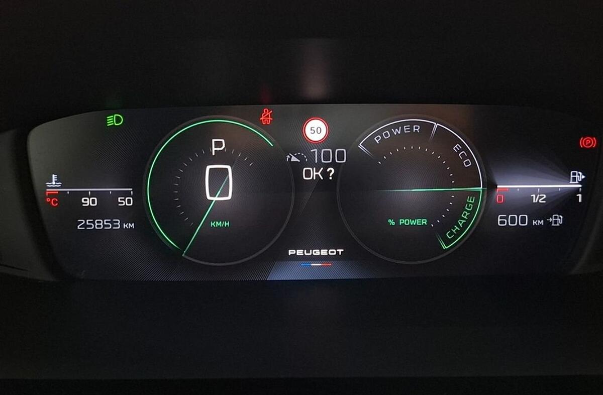 PEUGEOT 408 1.2 Hybrid Allure e-DCS6