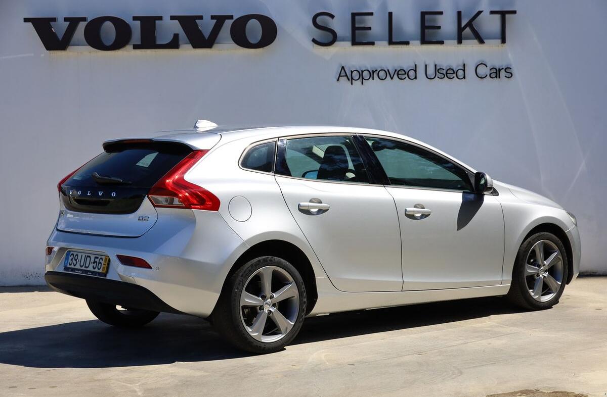 VOLVO V40 2.0 D2 Momentum