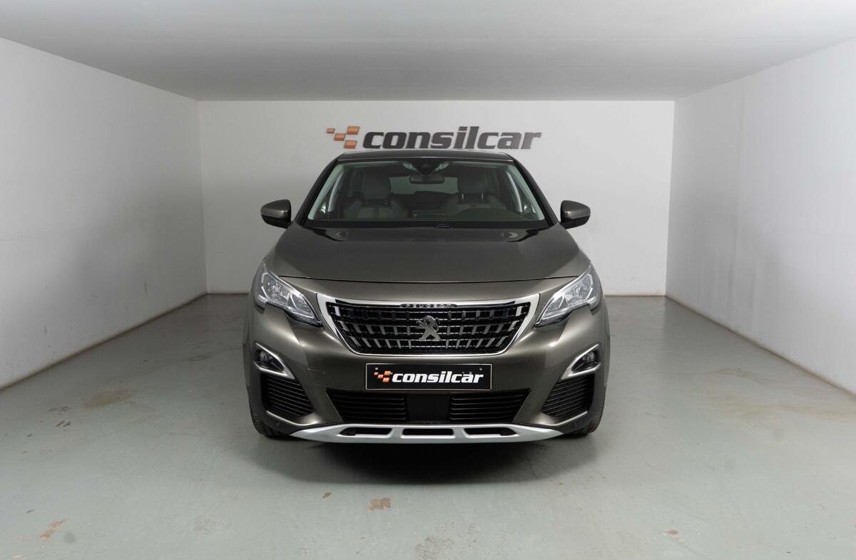 PEUGEOT 3008 1.2 PureTech Allure