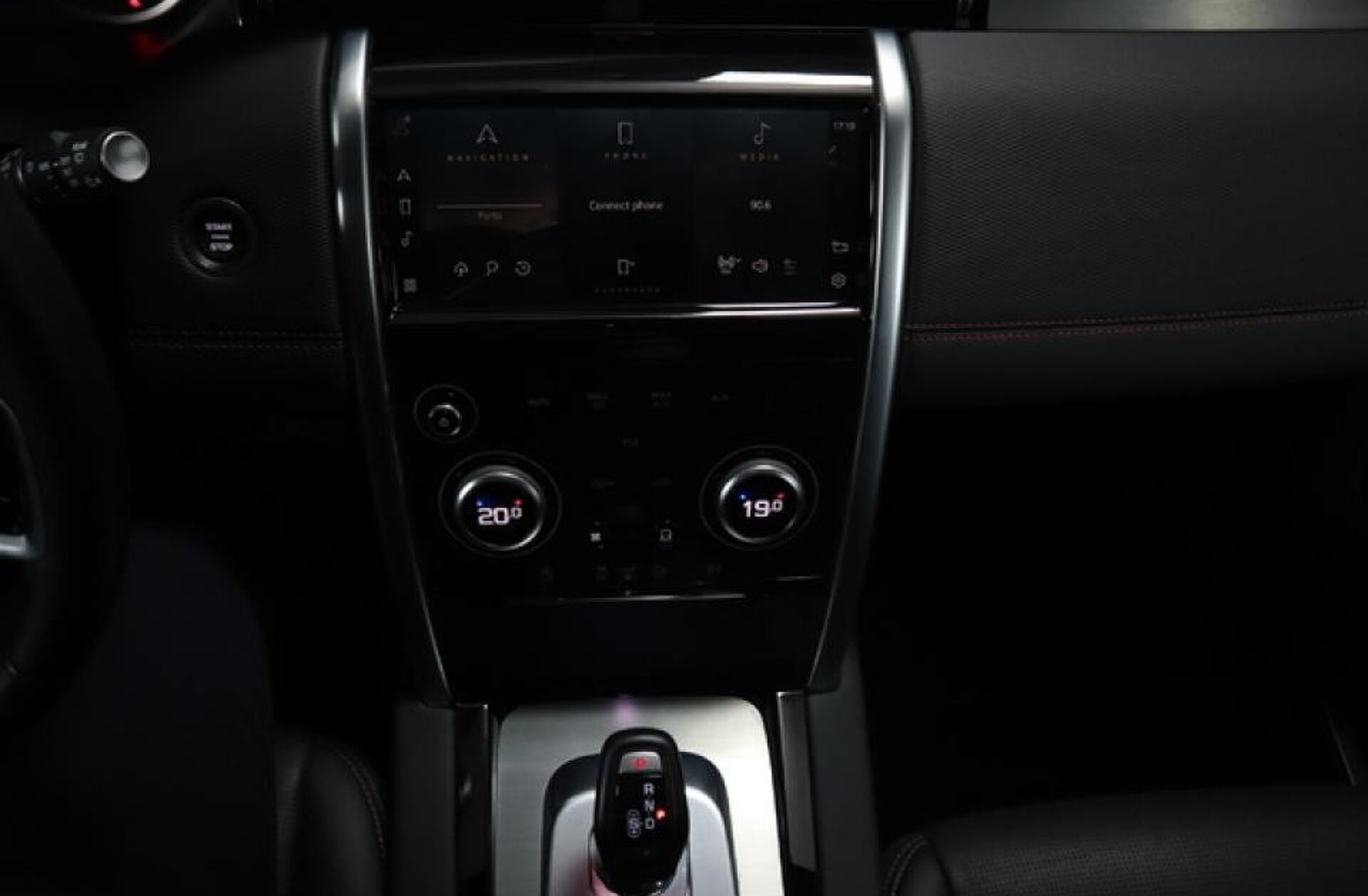 LAND ROVER Discovery S.1.5 I3 P300e AWD S