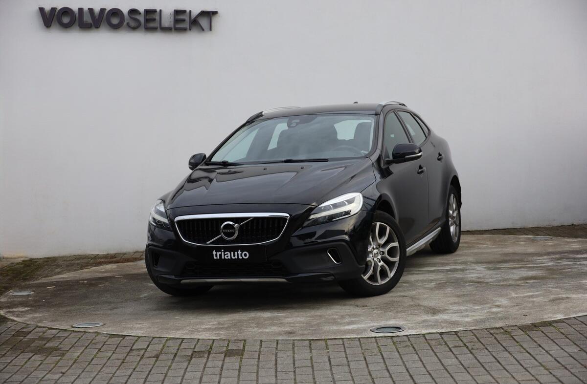 VOLVO V40 2.0 D4 Momentum