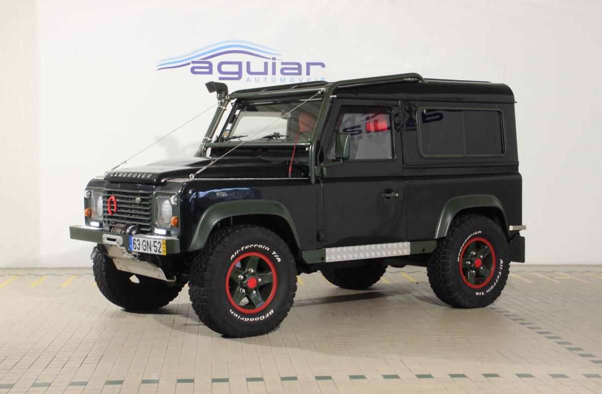 LAND ROVER Defender 90 SW 2.4 CRD E