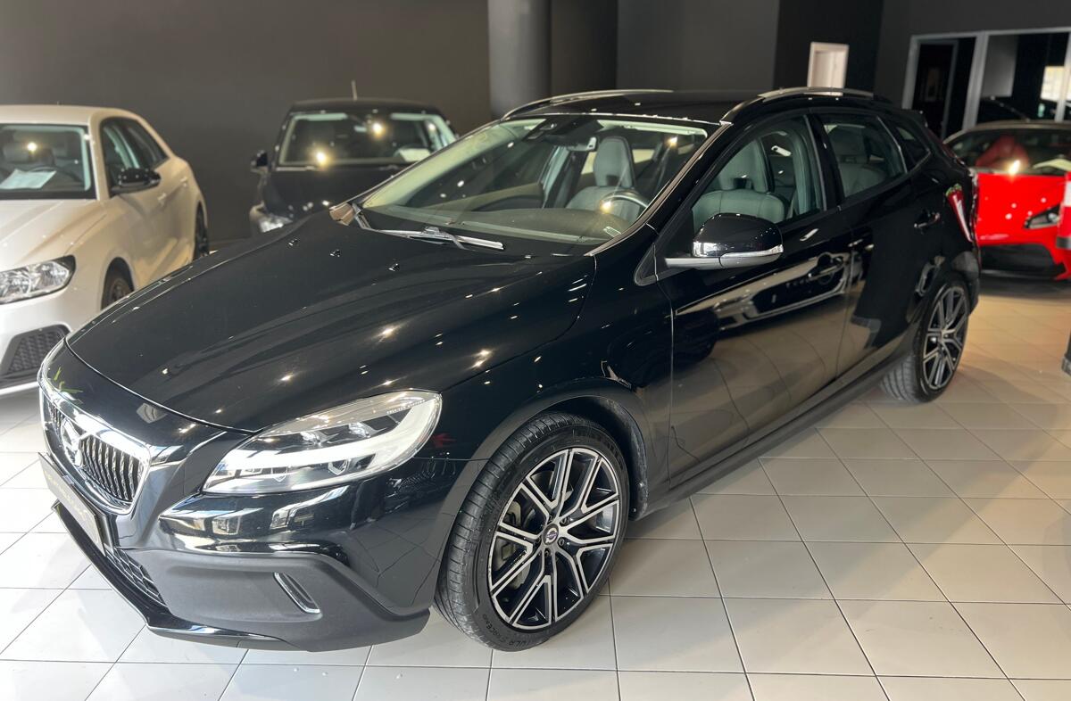 VOLVO V40 2.0 D3 Momentum