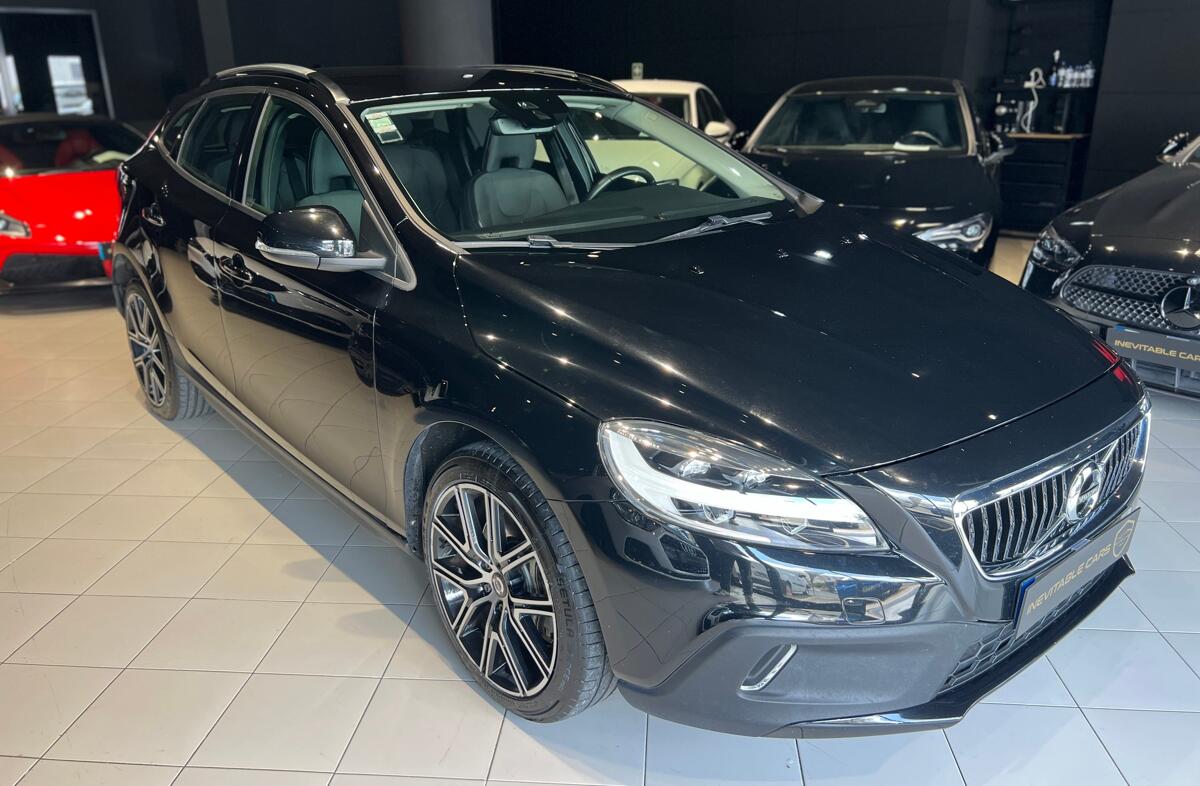 VOLVO V40 2.0 D3 Momentum