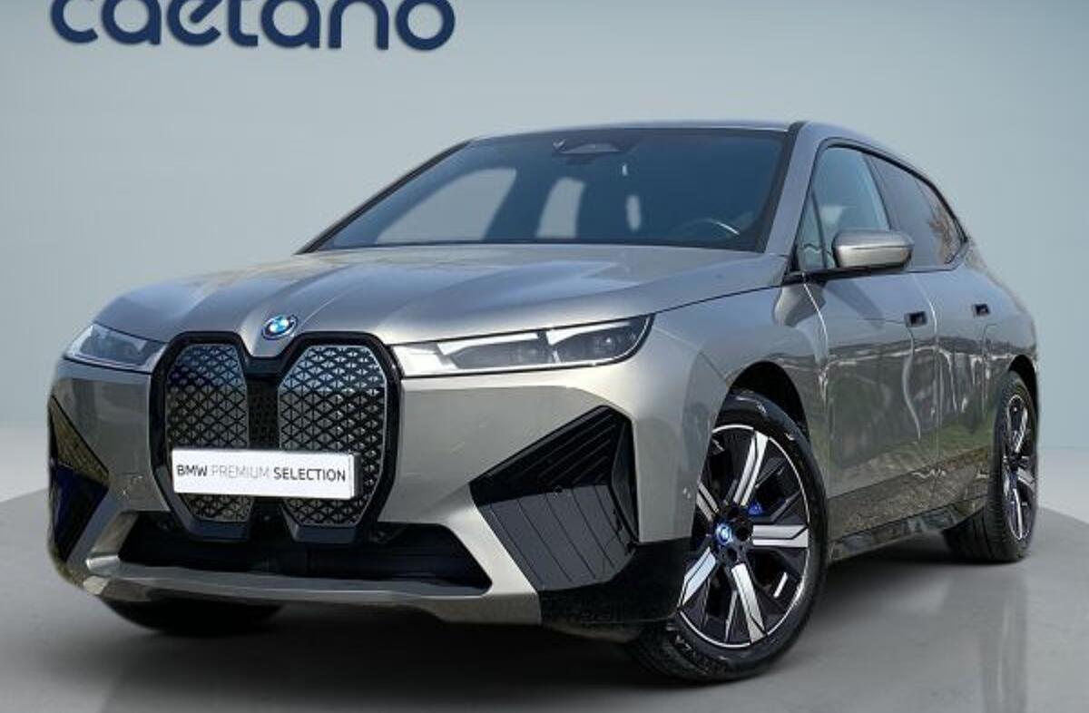 BMW iX xDrive 40 Pack Desportivo