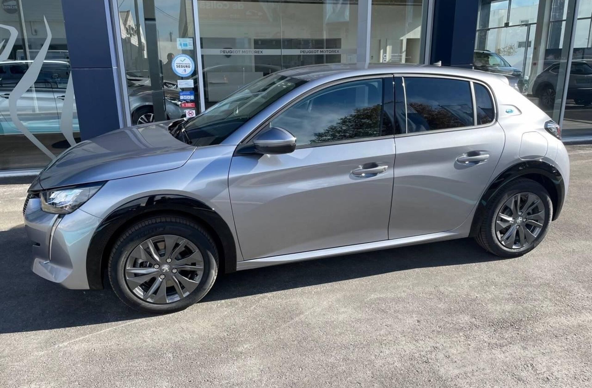 PEUGEOT 208 e- 51 kWh GT