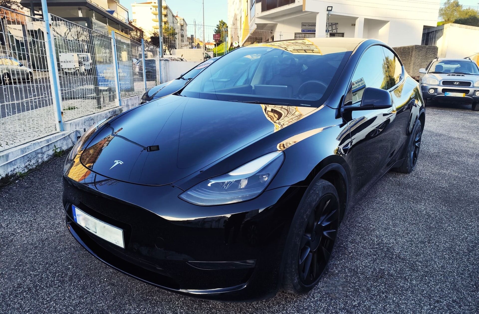 TESLA Model Y Long Range Tração Integral