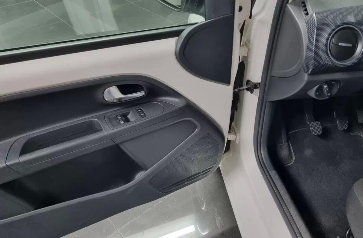 VOLKSWAGEN Up 1.0 BlueMotion Move Up!