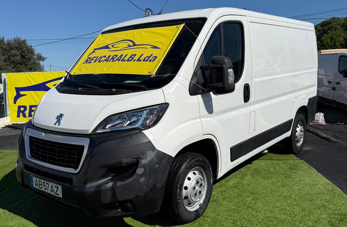 PEUGEOT Boxer 2.2 BlueHDi 330 L1H1 Pro