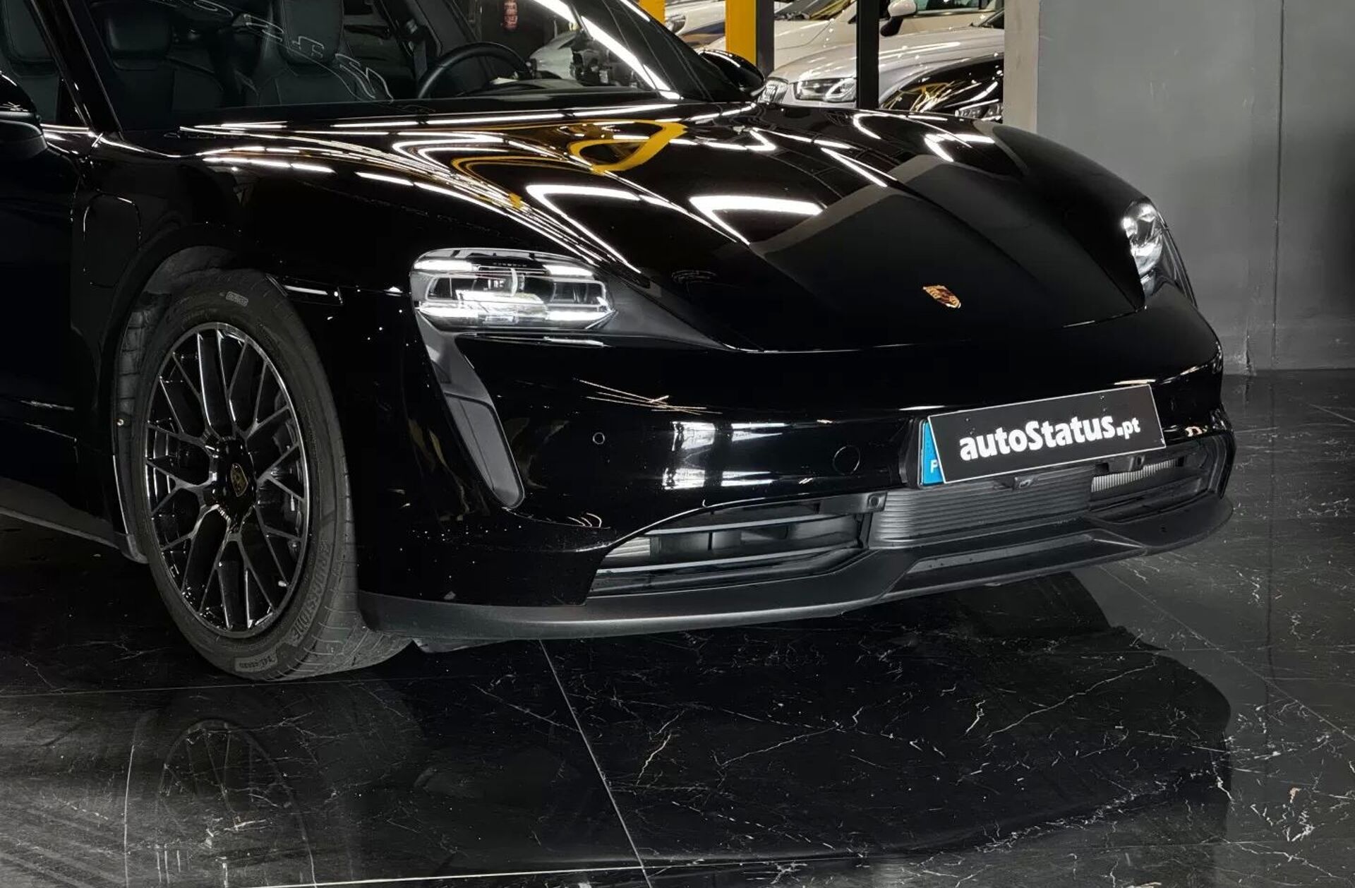 PORSCHE Taycan Taycan