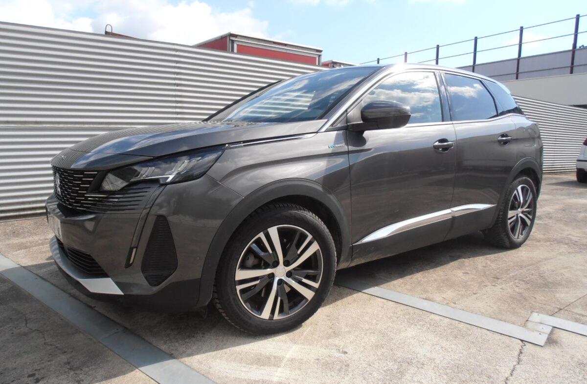 PEUGEOT 3008 1.2 PureTech Allure Pack EAT8