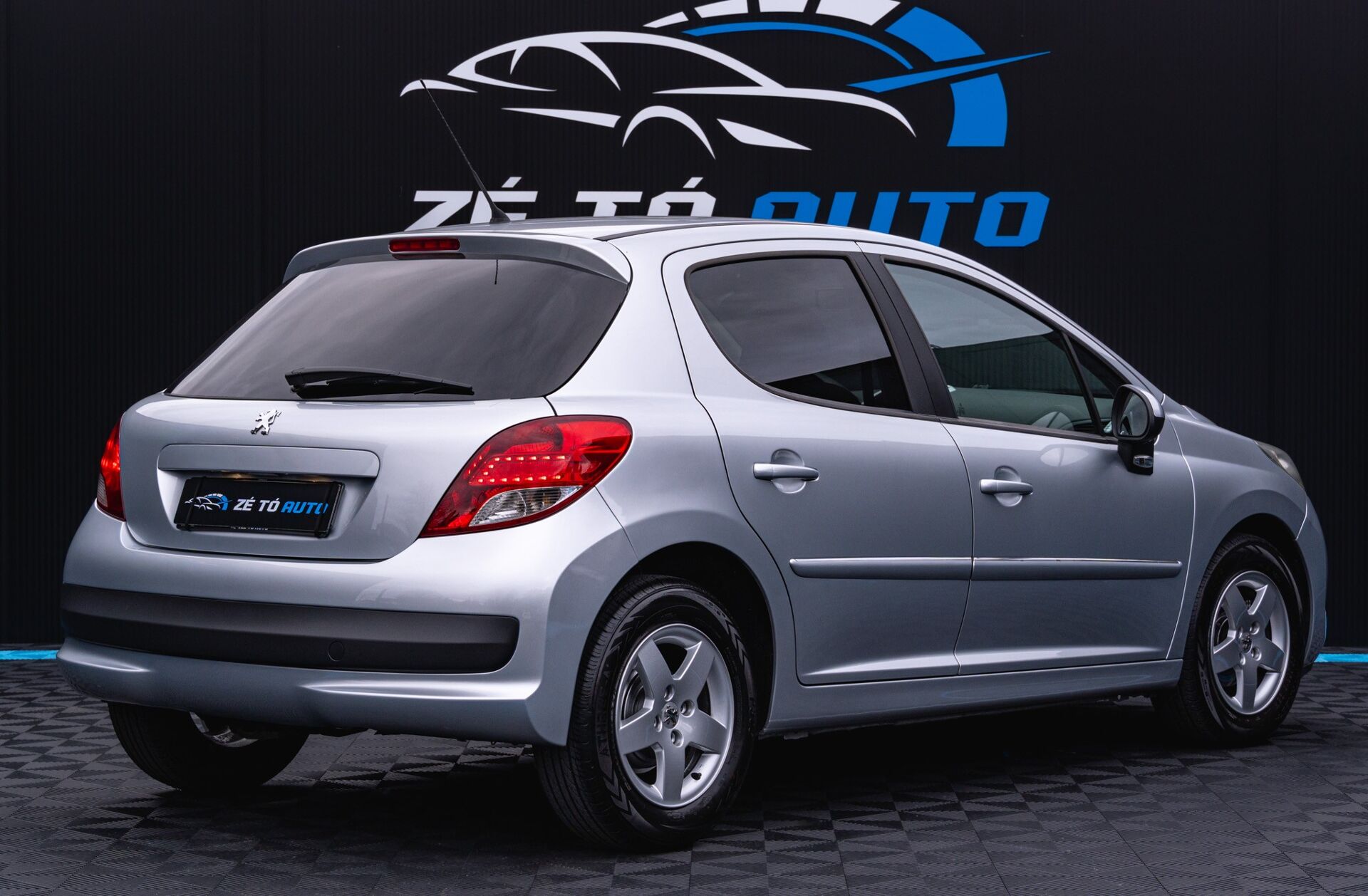 PEUGEOT 207 1.4 HDi Sport