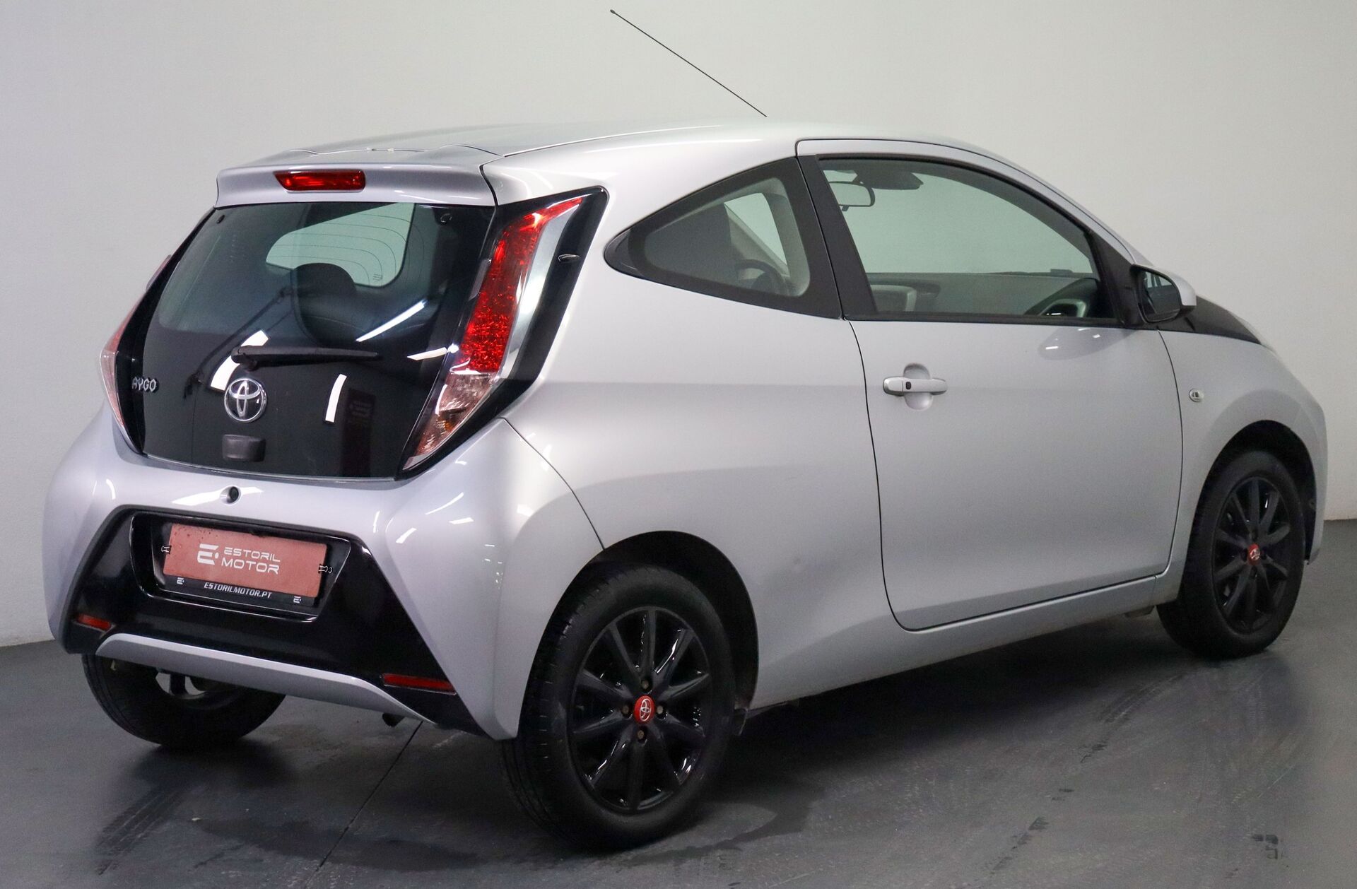 TOYOTA Aygo 1.0 X-Play Plus+X-Touch