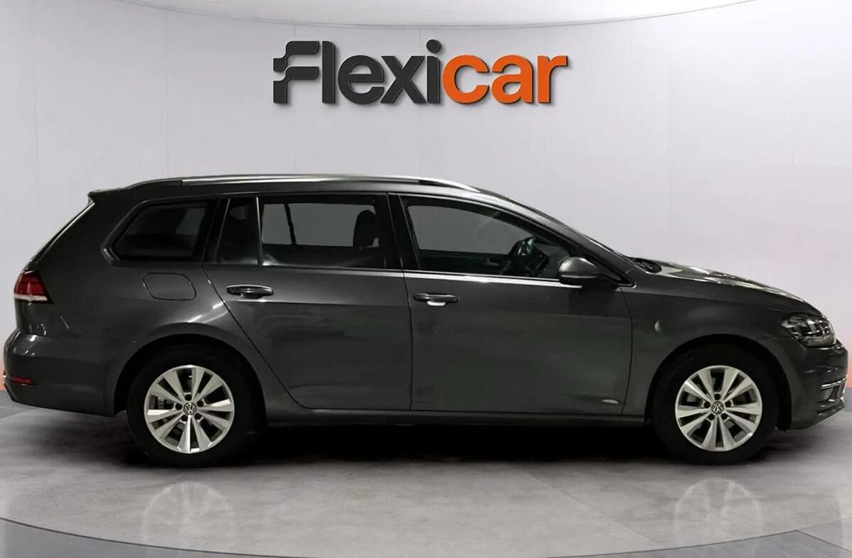 VOLKSWAGEN Golf 1.6 TDi Confortline