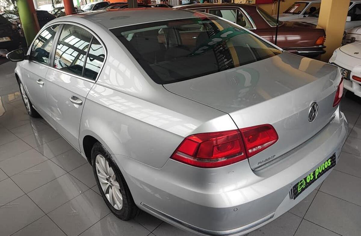 VOLKSWAGEN Passat 1.6 TDi Confortline