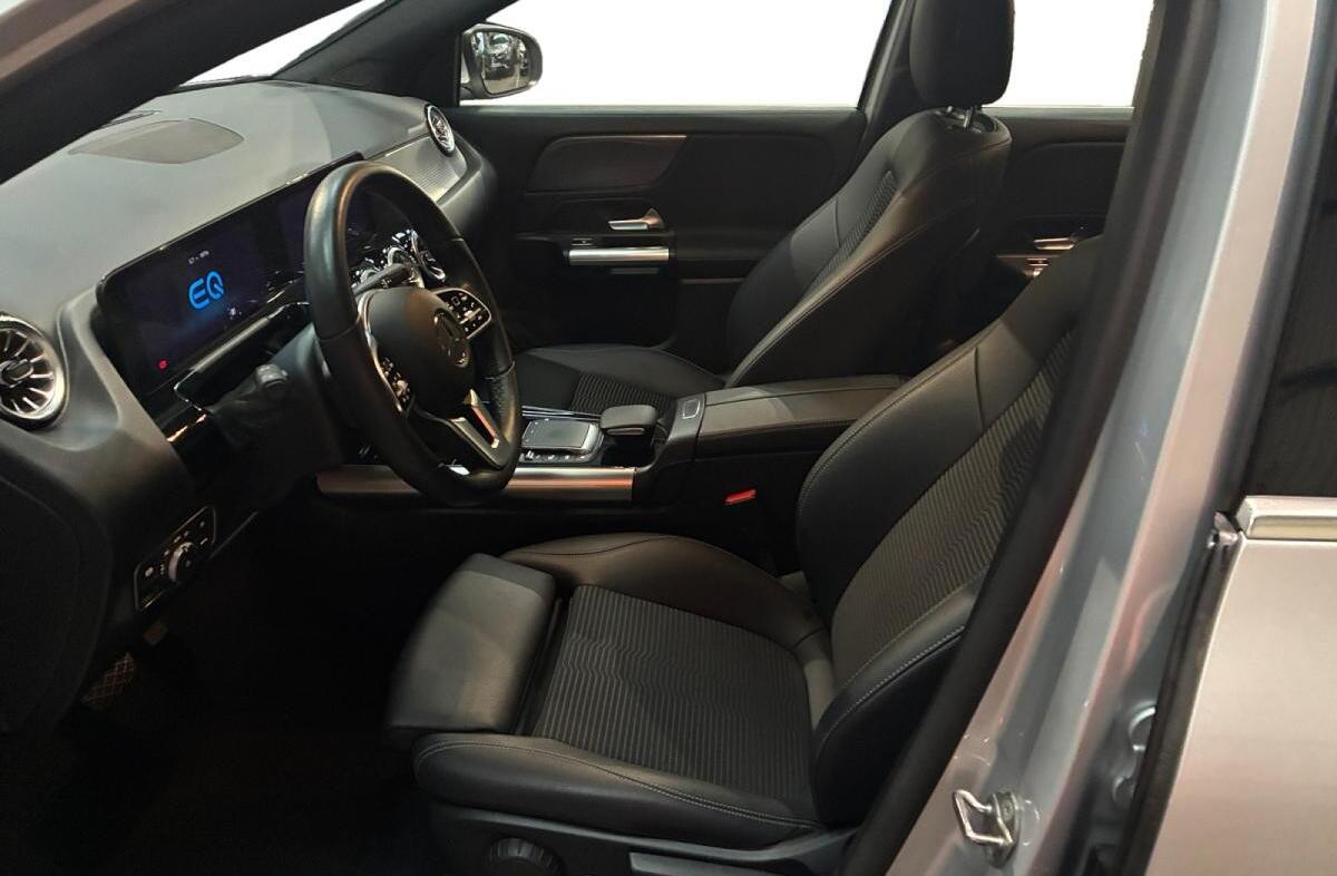 MERCEDES EQA 250+ Electric Art