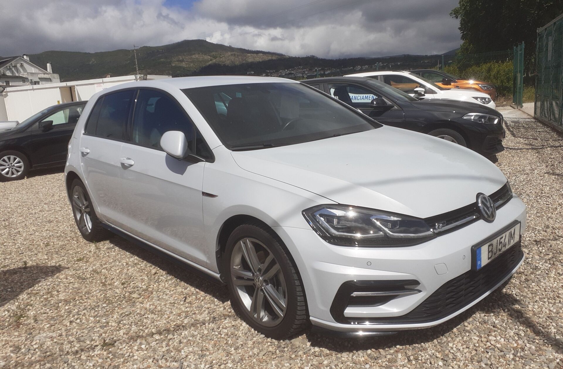 VOLKSWAGEN Golf 1.6 TDI R-Line