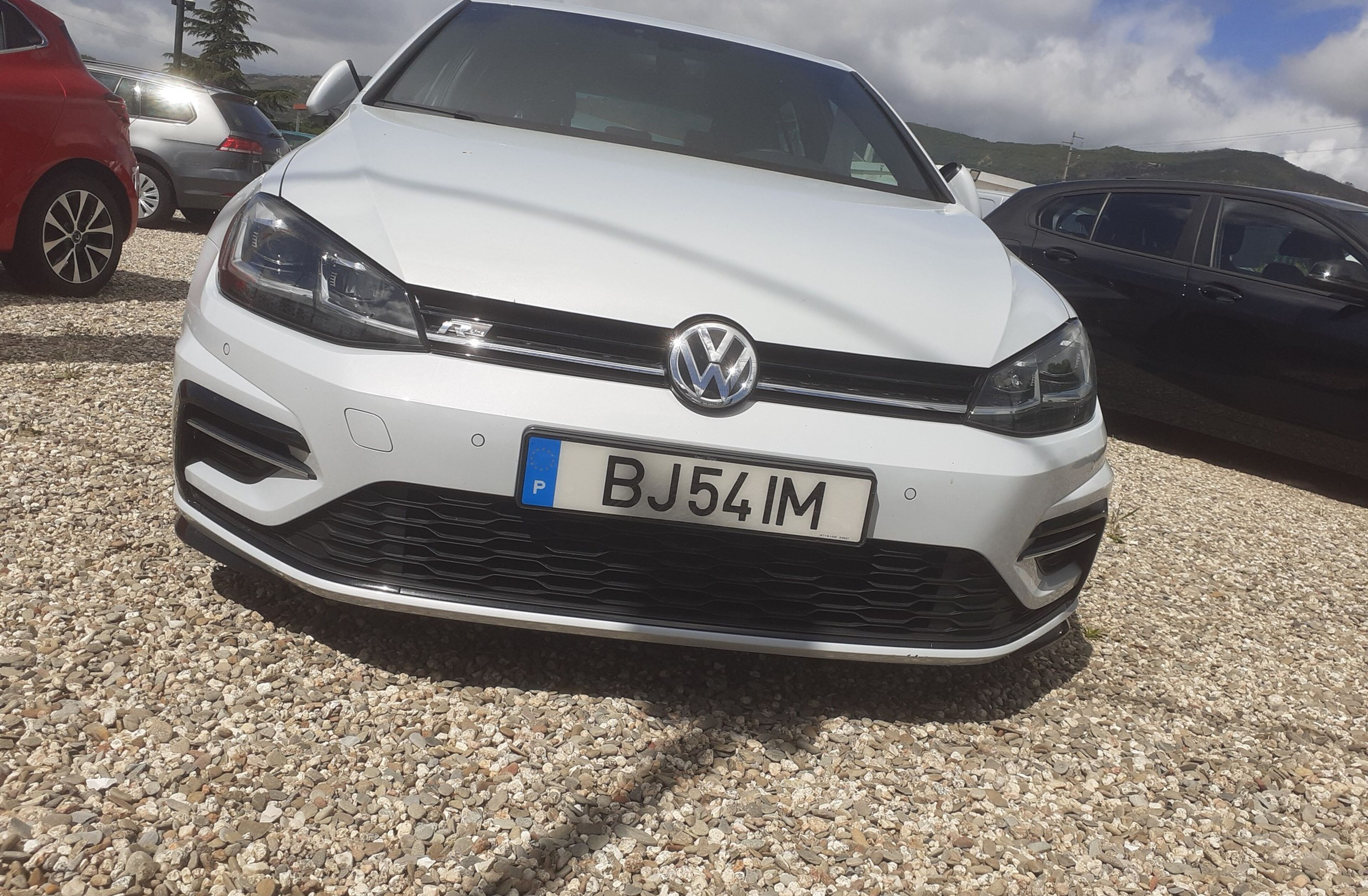 VOLKSWAGEN Golf R LINE