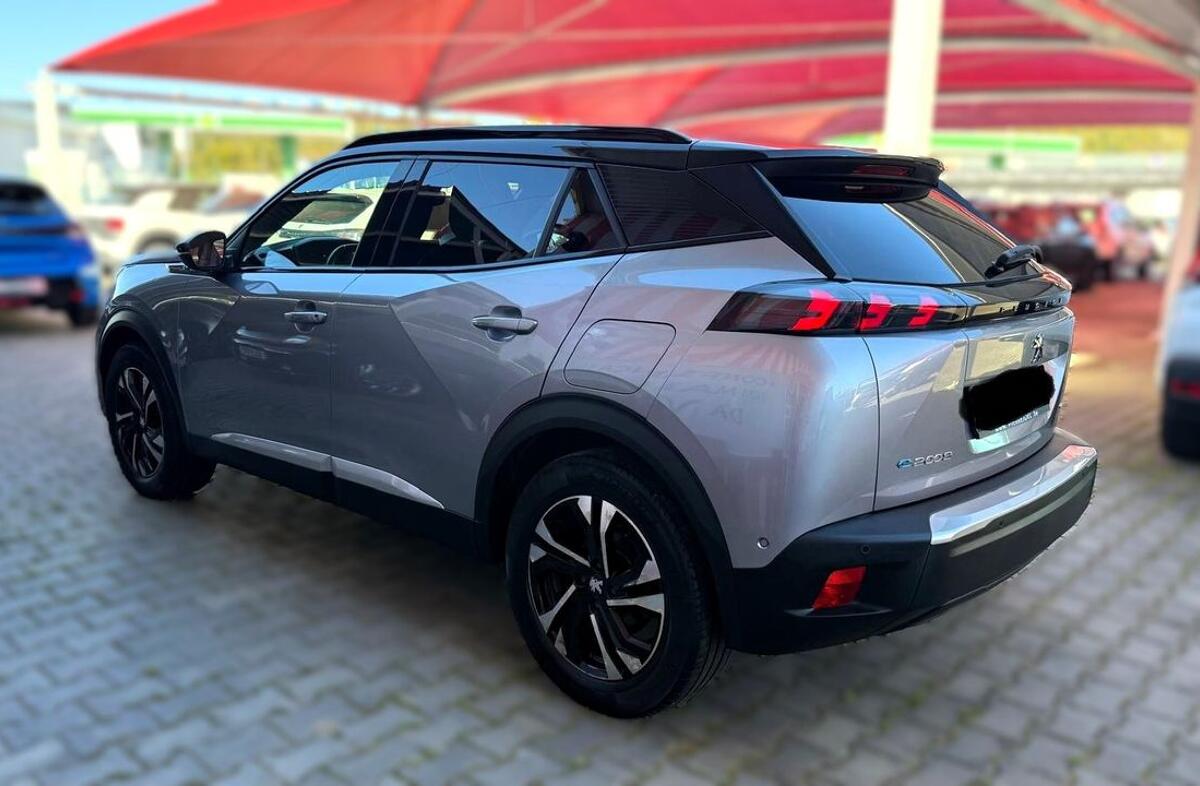 PEUGEOT 2008 e- 50 kWh GT