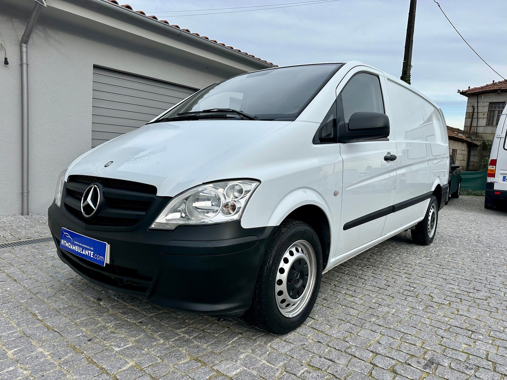 Mercedes Vito 110 CDi/32 com 189 000 km por 12 500 € Ritmo Ambulante | Braga