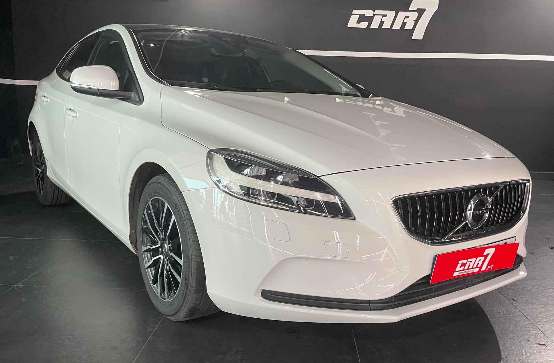 VOLVO V40 2.0 D2 Momentum Eco