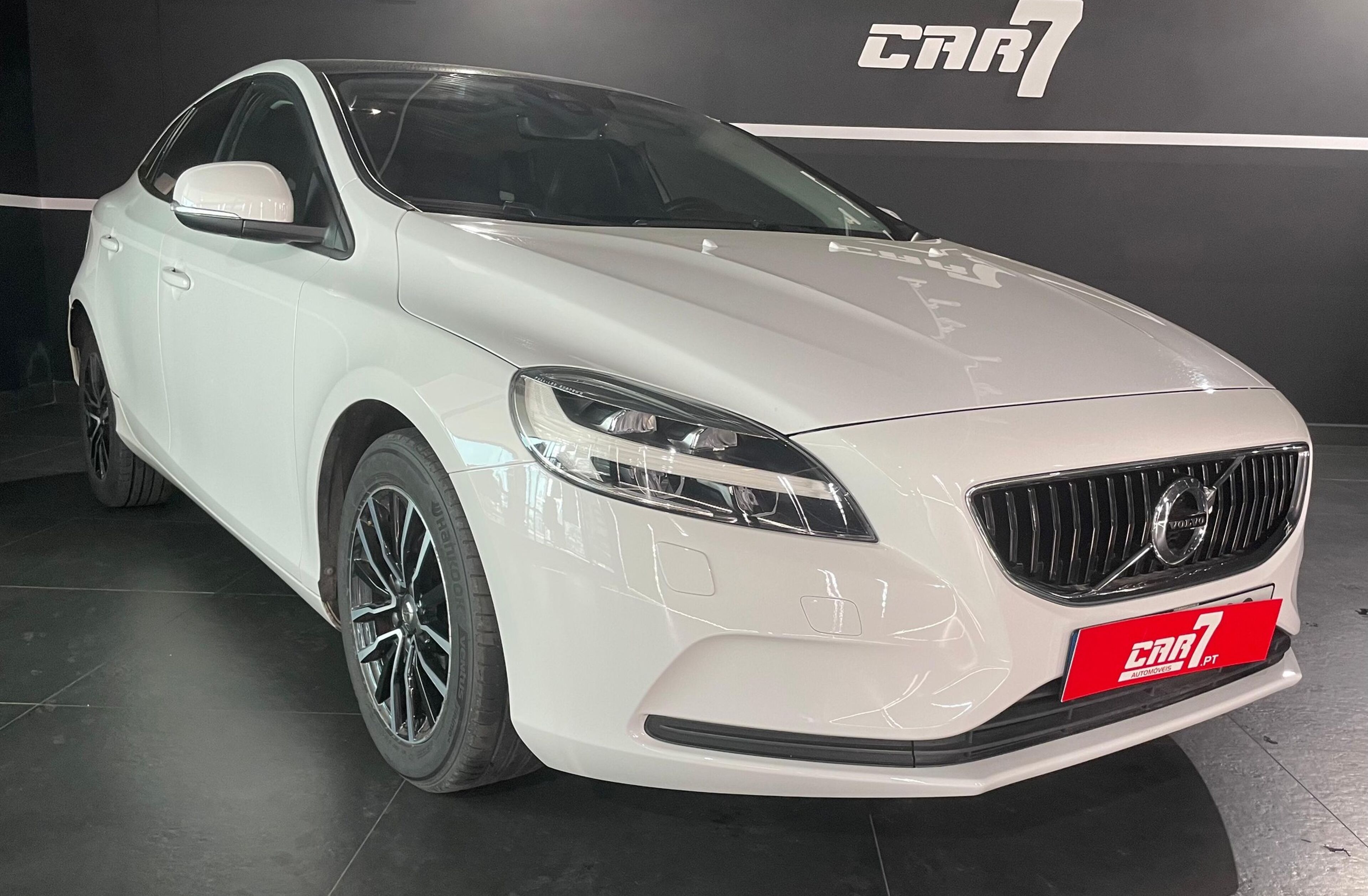 VOLVO V40 2.0 D2 Momentum Eco