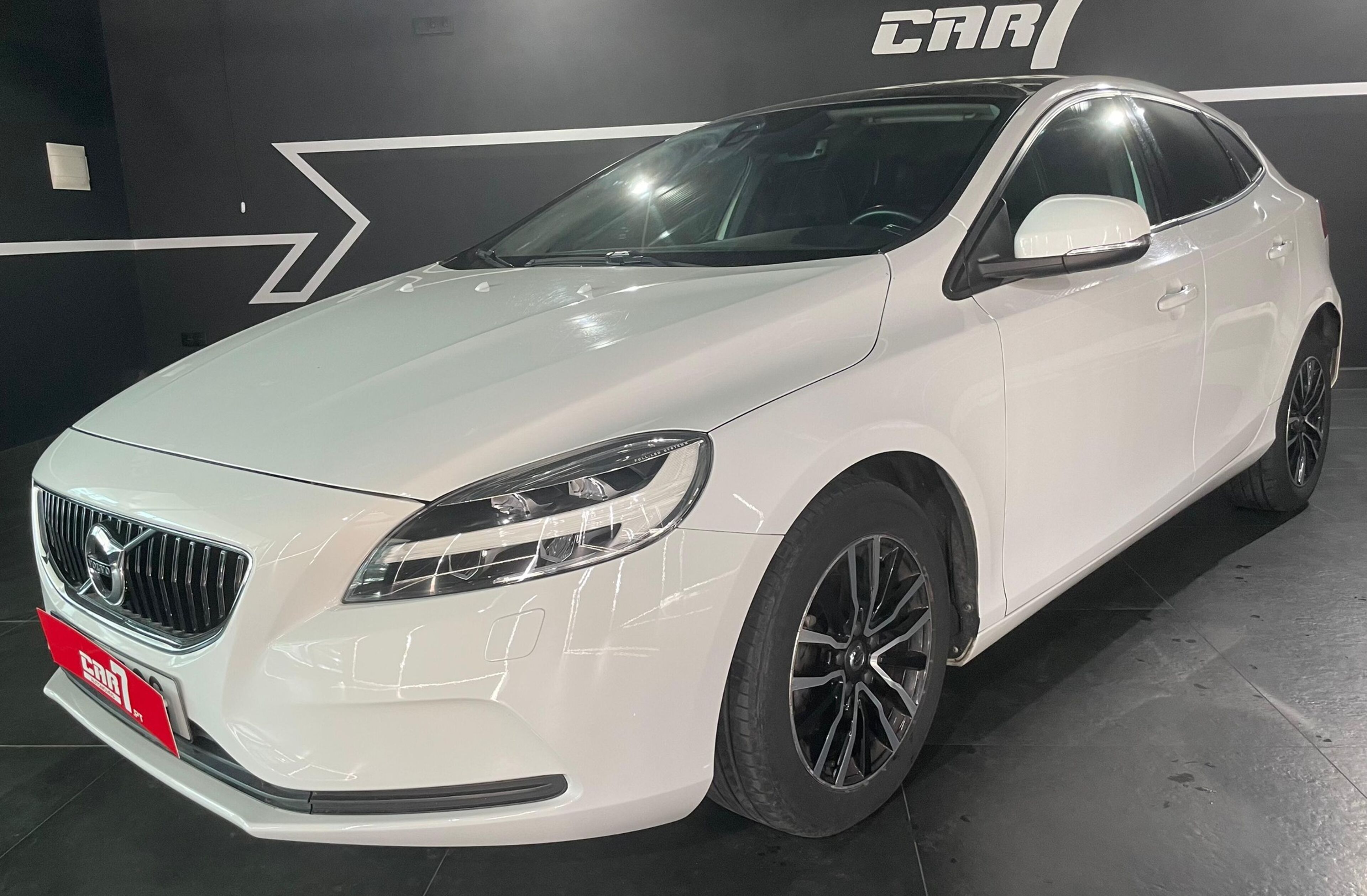 VOLVO V40 2.0 D2 Momentum Eco